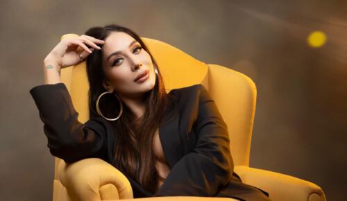 ECE GÜRSEL “KALBİN YALAN AKUSTİK” TÜM DİJİTAL PLATFORMLARDA YAYINDA