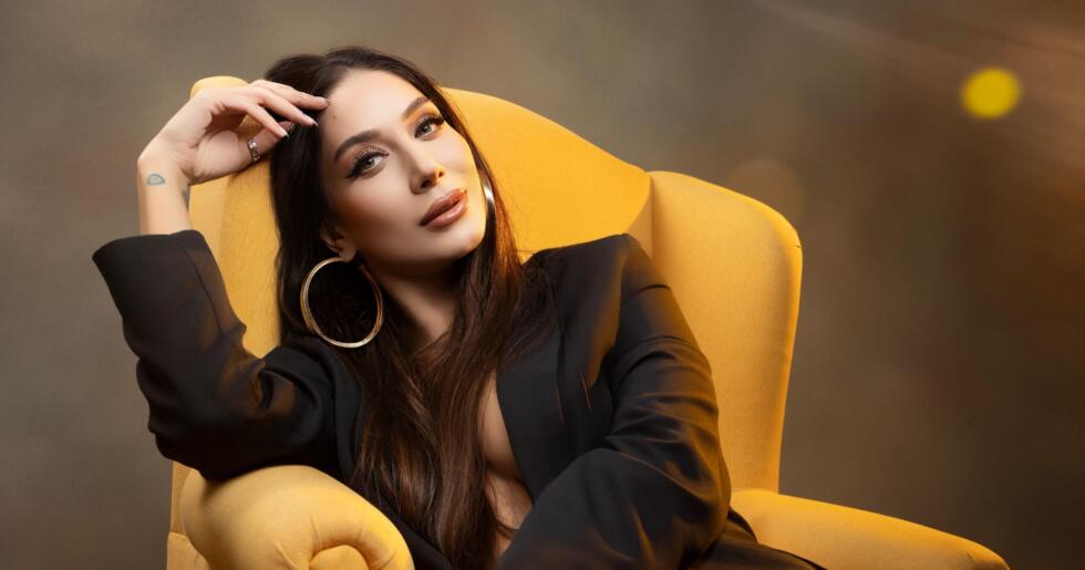 ECE GÜRSEL “KALBİN YALAN AKUSTİK” TÜM DİJİTAL PLATFORMLARDA YAYINDA