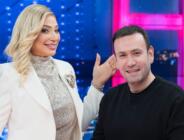 Özlem Esra Ada’nın sunduğu Pembe Masa’nın bu haftaki konuğu, başarılı iletişim danışmanı Özgür Aras oldu. Yaptığı açıklamalarla dikkat çeken Aras, yine çok konuşulacak sözlere imza attı.