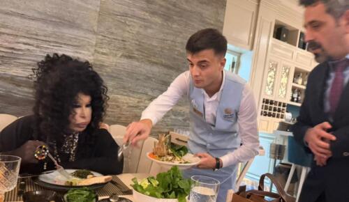 Bülent Ersoy Les Ambassadeurs’ta Balık Keyfi Yaptı