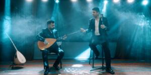 TÜRK HALK MÜZİĞİ’NİN SEVİLEN SESLERİNDEN ÖZGÜR AKDEMİR, İBRAHİM TATLISES’İN SESİ VE YORUMUYLA EN SEVİLEN TÜRKÜLER ARASINDA YERİNİ ALAN “AYAĞINDA KUNDURA”’YI YENİDEN YORUMLUYOR!