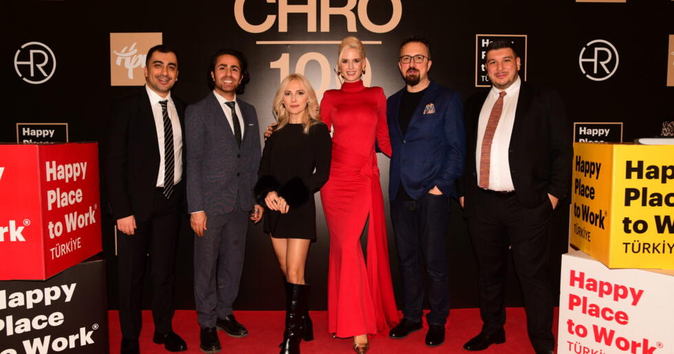 Wilma Elles’ten 100 ödül! Gecenin yıldızı Wilma Elles oldu…