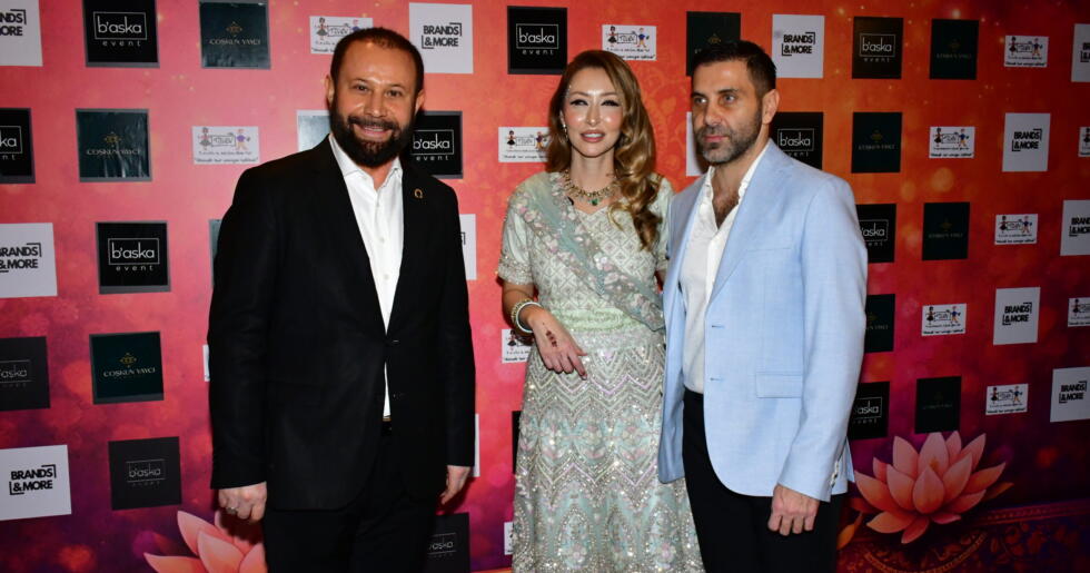 Bollywood Işıltısı Raffles İstanbul’u Sardı  Ünlüler Alışveriş Davetinde Buluştu