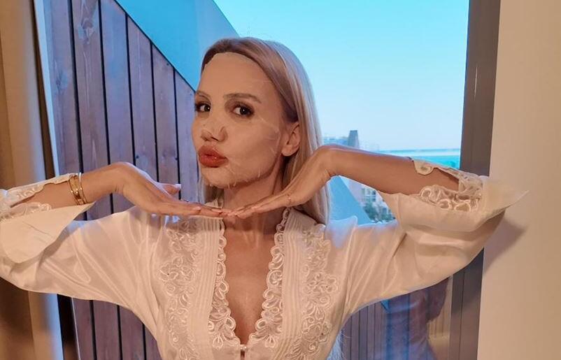 Zeynep Bozkaya’nın Işıltısının Sırrı: Güzelliğiyle Yeni Bir İş Birliği!