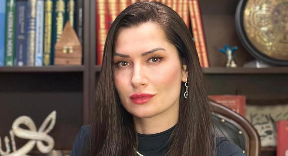 Hacer Özlem Çiçek’ten yeni kitap ‘Vakti Gelenin Yolu’