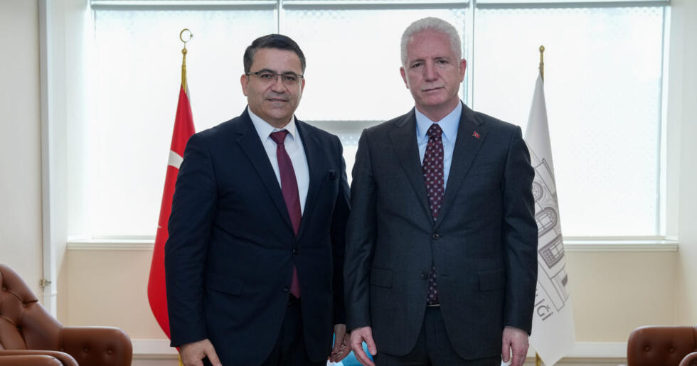 İstanbul Valisi Davut Gül, Cem TV’ye başarılar diledi