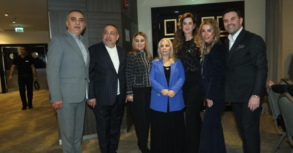 Murat ve Vildan  Keloğlu dostlarI için Ramada da Bayram öncesi verdiği son iftar yemeği.