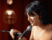 Sena Şahin “Yaralı”yı Akustik Yorumu ile Yeniden Dinleyiciyle Buluşturuyor