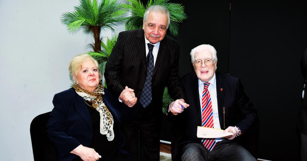 Yeşilçam’a Nostaljik Yolculuk:  İzzet Günay Sergisi ve Neşe Karaböcek Sürprizi