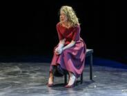 İNCİ TÜRKAY “LİSTE” İLE İSTANBUL PRÖMİYERİNDE AYAKTA ALKIŞLANDI