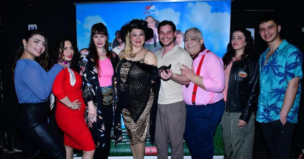 DERYA ŞEN İLE ŞEN KIZLAR DOLU DİZGİN YOLA DEVAM