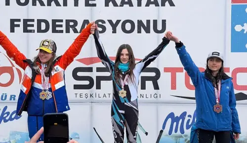 Mila Özdoğan 6 Altın Madalya ile Lig Şampiyonu Oldu