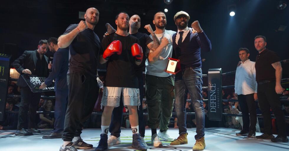 İstanbul’da Ringde Sahne de Alev Aldı! . Eypio: “Gerekirse Müziği Bırakırım!”