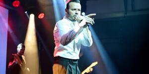 Deha Bilimlier Sahne Enerjisiyle Girne’yi Salladı: “Yeni Şarkıya Neredeyse Ev Parası Ödedim”