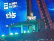 Burak Yeter’den Görkemli Performans