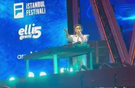 Burak Yeter’den Görkemli Performans