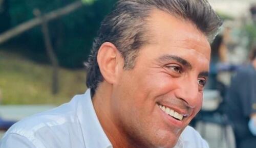 Aşkın Karanlık Yüzüne Yolculuk: “İnsan Aplikasyonları” Okurla Buluşuyor