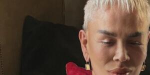 SEZEN AKSU’DAN YENİ ALBÜM “BİZ DE YENİDEN BAŞLARIZ”