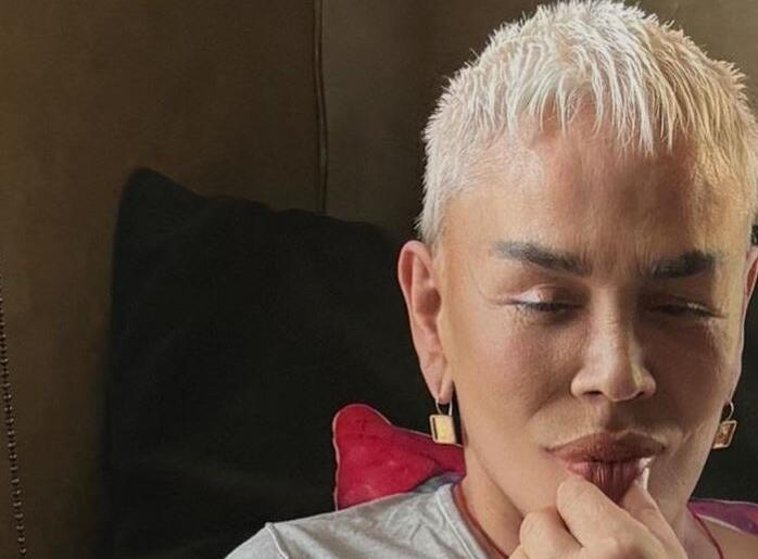 SEZEN AKSU’DAN YENİ ALBÜM “BİZ DE YENİDEN BAŞLARIZ”