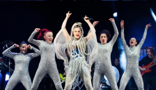 Atiye baharı sahnede başlattı!