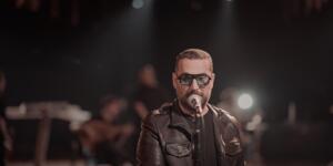 MÜZİĞİN GÜÇLÜ YORUMCUSU ÜMİT YAŞAR’DAN “YÜRÜDÜM”