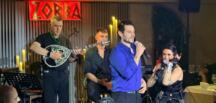 Grek Müziğinin Kalbi Zorba’da Attı! Cem Belevi, Penelope Nelly’i Sahnesinde Yalnız Bırakmadı