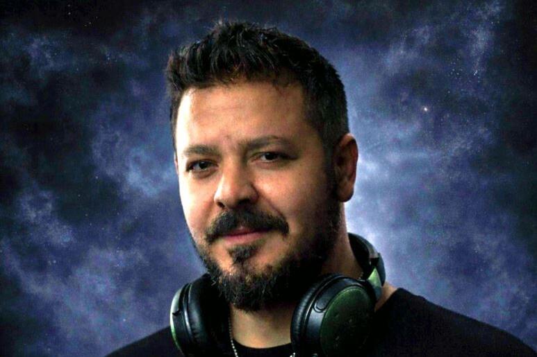 Burak Acar’dan Zamansız Bir Dokunuş: “Romance of the Void” Yayında!