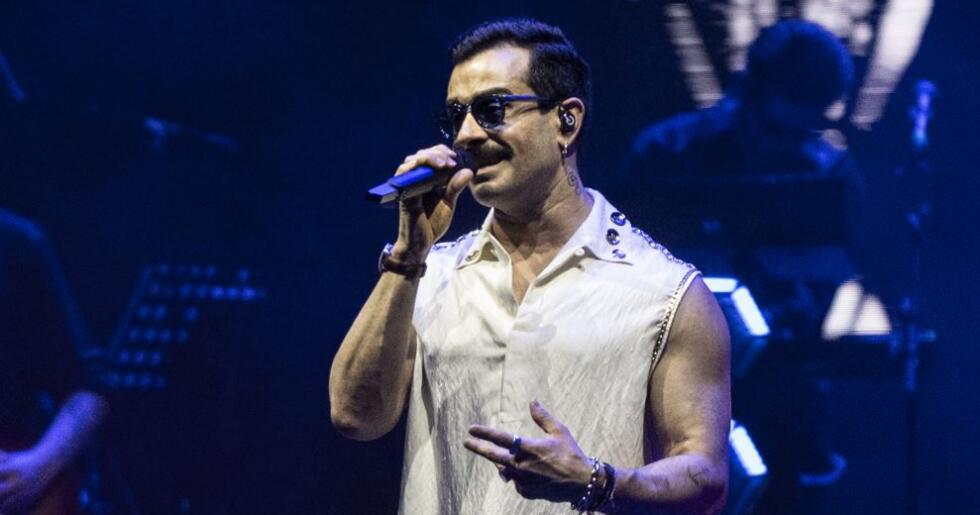 Antalya Açıkhava’da müzikseverlerle buluşan Gökhan Türkmen’in konserinde 7 evlenme teklifi yapıldı