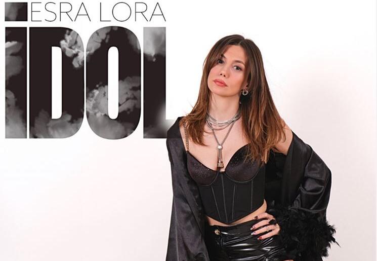 YAZA YENİ SOLUK ESRA LORA’DAN “iDOL”
