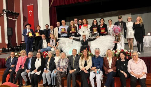 7.Uluslararası Amazonlar ve Titanlar Sanat buluşması’nda Bizimizmir Medya kurucusu ve imtiyaz sahibi Mehmet Kurt da ödüllendirildi.
