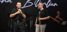 DEHA BİLİMLİER’DEN SOKAK HAYVANLARI İÇİN ANLAMLI GECE İZMİR’DE YARDIM GECESİNDE SAHNE ALDI