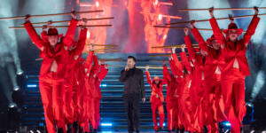 Kenan Doğulu’dan İzmir’de Unutulmaz Performans!