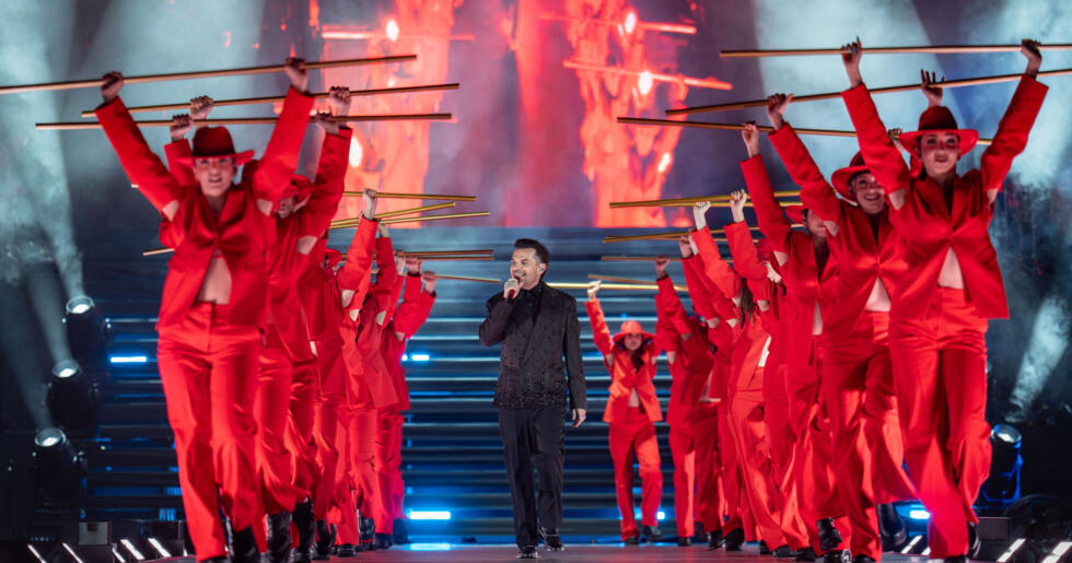 Kenan Doğulu’dan İzmir’de Unutulmaz Performans!