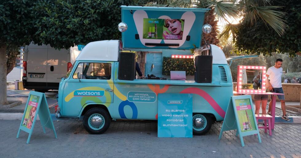 WBUS Summer Roadshow ile Watsons Deneyimi Sahillere Taşınıyor