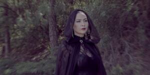 Yasemin Uğurlu’dan Yeni Tekli: “Kızıl Topraklar”