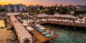 ÜLFET BEACH CLUB 2026 YAZ SEZONUNU OMNYA İLE KARŞILADI