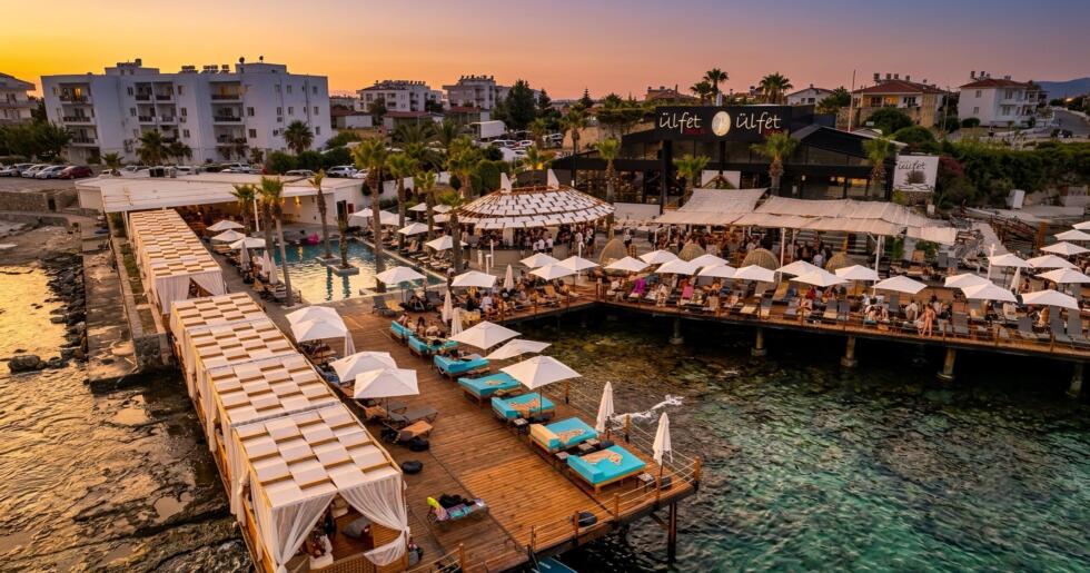 ÜLFET BEACH CLUB 2026 YAZ SEZONUNU OMNYA İLE KARŞILADI