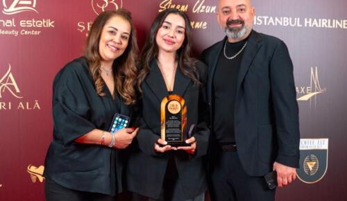 Avrupa Modasının Türkiye’deki Güçlü Temsilcisi Songül Öcal Başarısını Aldığı Ödülle Perçinledi