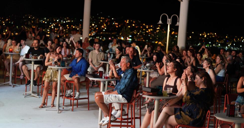 Mavinin Kalbinde Lüks ve Eğlence   Başka Resort Bodrum İddialı Başladı