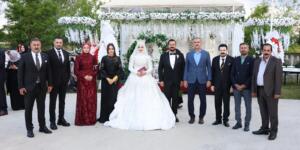 Mehmet Tan Özmen ile Hilal Öner Ağrı’da Görkemli Düğünle Dünyaevine Girdi