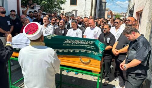 Arabeskin Usta İsmi Cansever Gözyaşları Arasında Son Yolculuğuna Uğurlandı