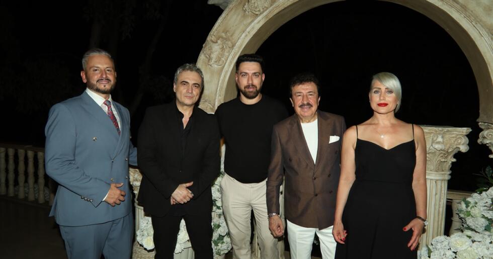 SVADBA ZİNCİRLERİ SAHİBİ SEMİH HOT YAŞGÜNÜNÜ SANAT VE CEMİYET DÜNYASININ ÜNLÜ İSİMLERİYLE KUTLADI!
