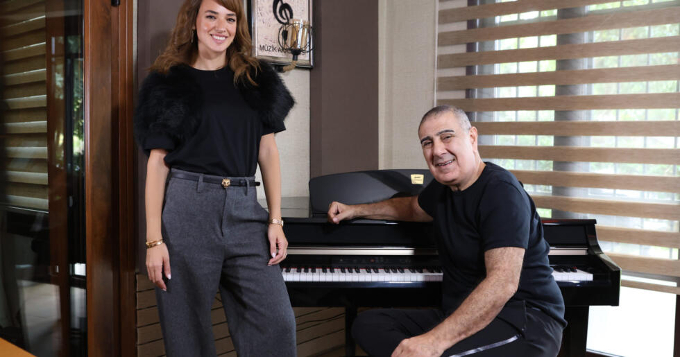 SEDA BAKAN “KÖR AŞIK” İLE MEST EDECEK!