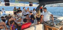 Atlas Celal Aras 12. Yaşını Bodrum’da Teknede Kutladı. .