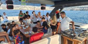 Atlas Celal Aras 12. Yaşını Bodrum’da Teknede Kutladı. .