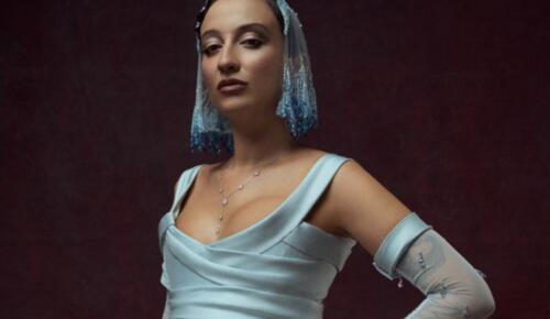 Melike Şahin’den yeni tekli “Ölmem Ölemem”