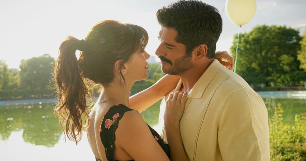 BURAK ÖZÇİVİT VE BEYZA GÜMÜLCİNE’DEN İLK KARELER GELDİ!